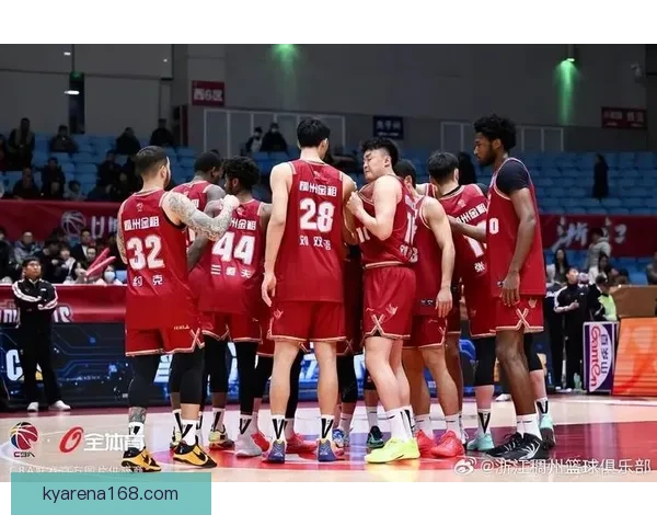 李弘权带领上海豪取十五连胜史密斯绝杀助深圳九连胜